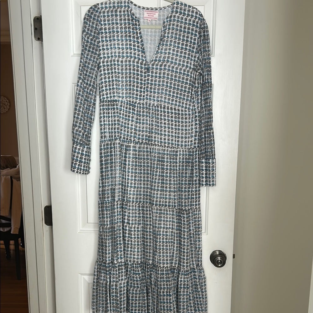 Elegant Blue and White Patterned Long Sleeve Dress